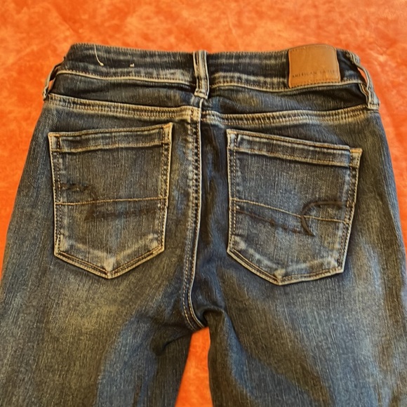American Eagle high rise begging crop size 4 - Picture 3 of 6
